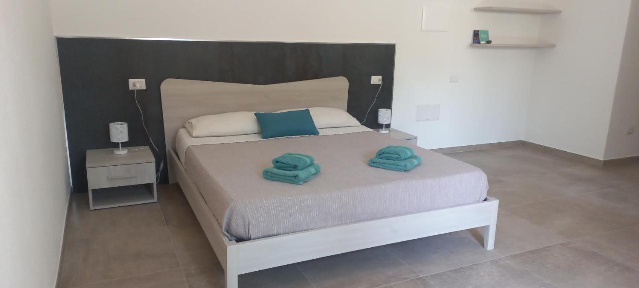 Mivida "Le Stanze Di Ada" Bed and Breakfast San Teodoro  Kamer foto