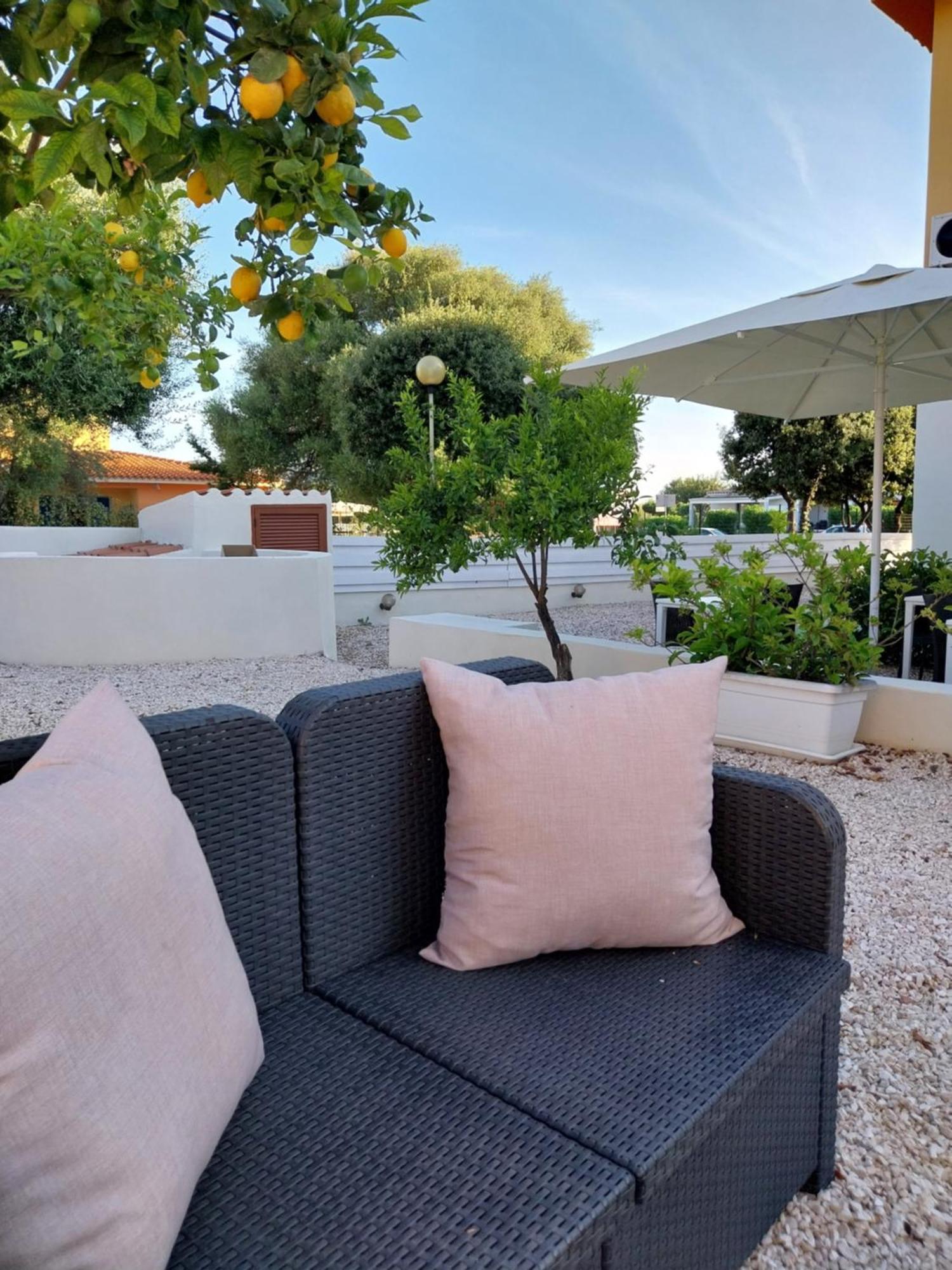Mivida "Le Stanze Di Ada" Bed and Breakfast San Teodoro  Buitenkant foto