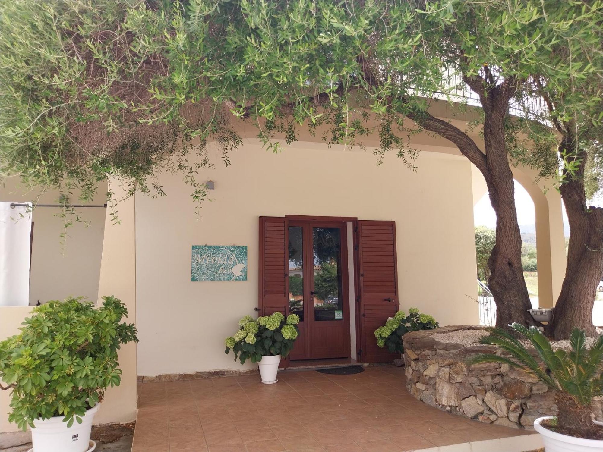 Mivida "Le Stanze Di Ada" Bed and Breakfast San Teodoro  Buitenkant foto